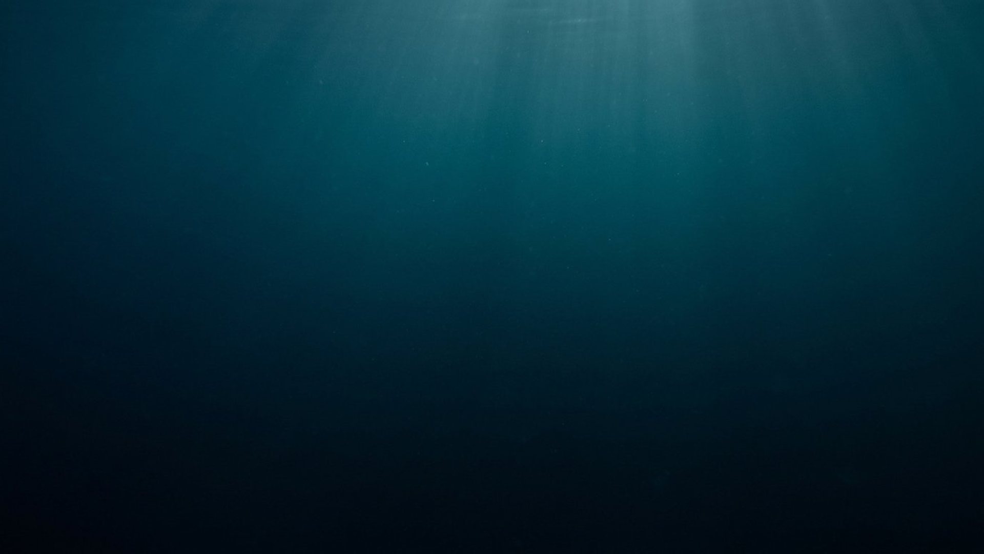 Coupe sombre d'un lac, dégradé d'eau bleue destiné à recevoir une visualisation.